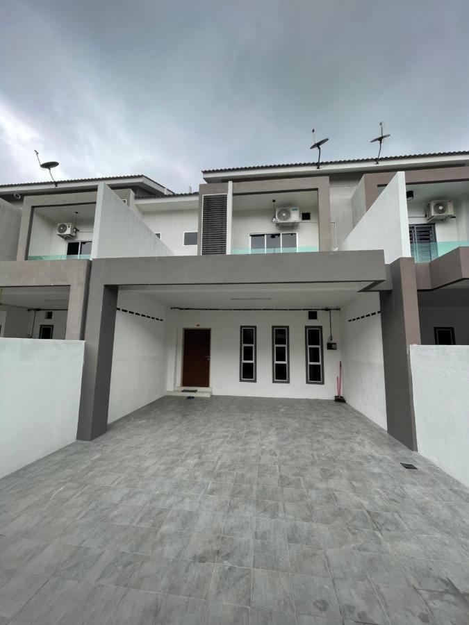 Nazirin Homestay Manjung Venice Lumut Luaran gambar