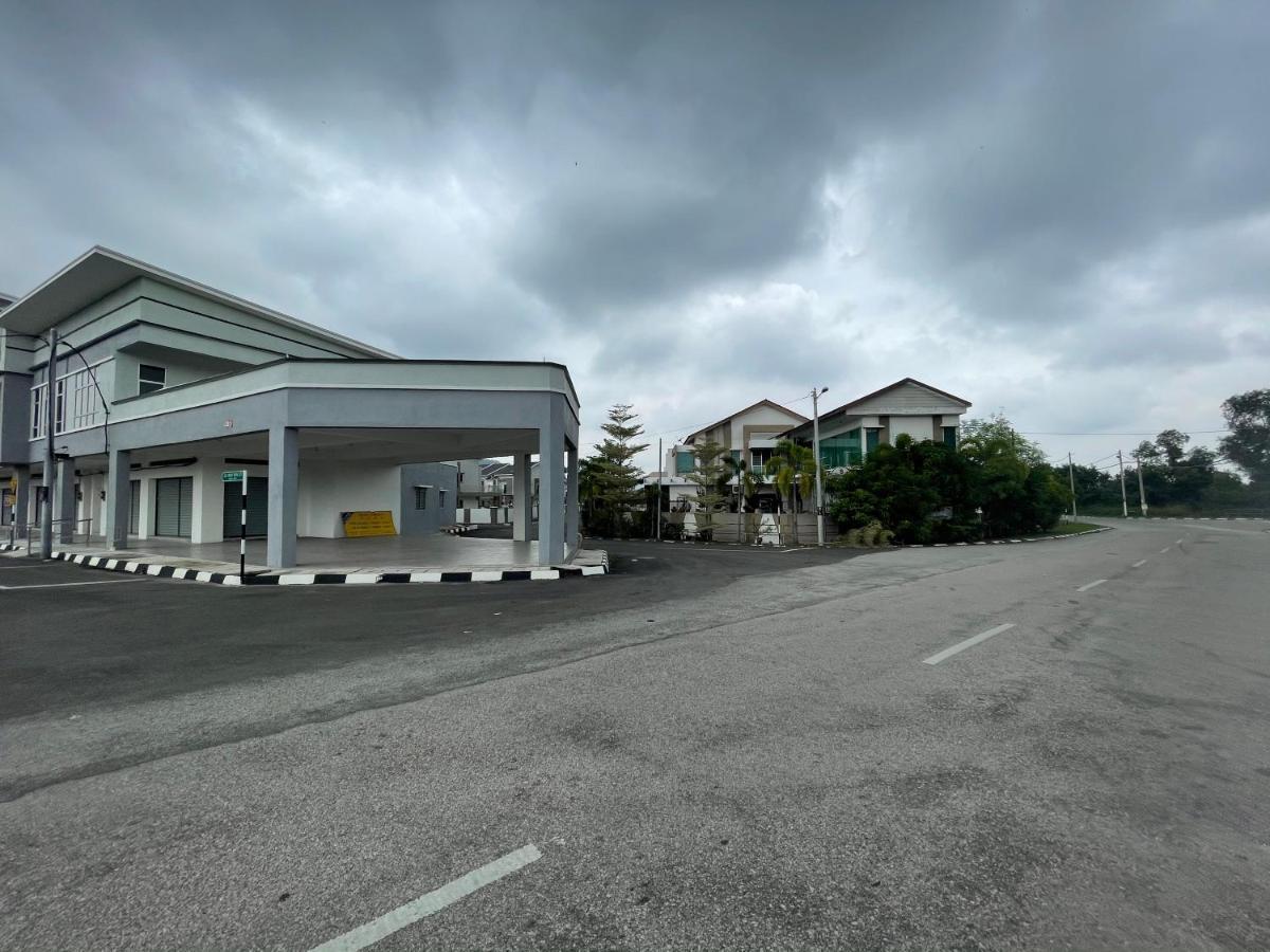 Nazirin Homestay Manjung Venice Lumut Luaran gambar